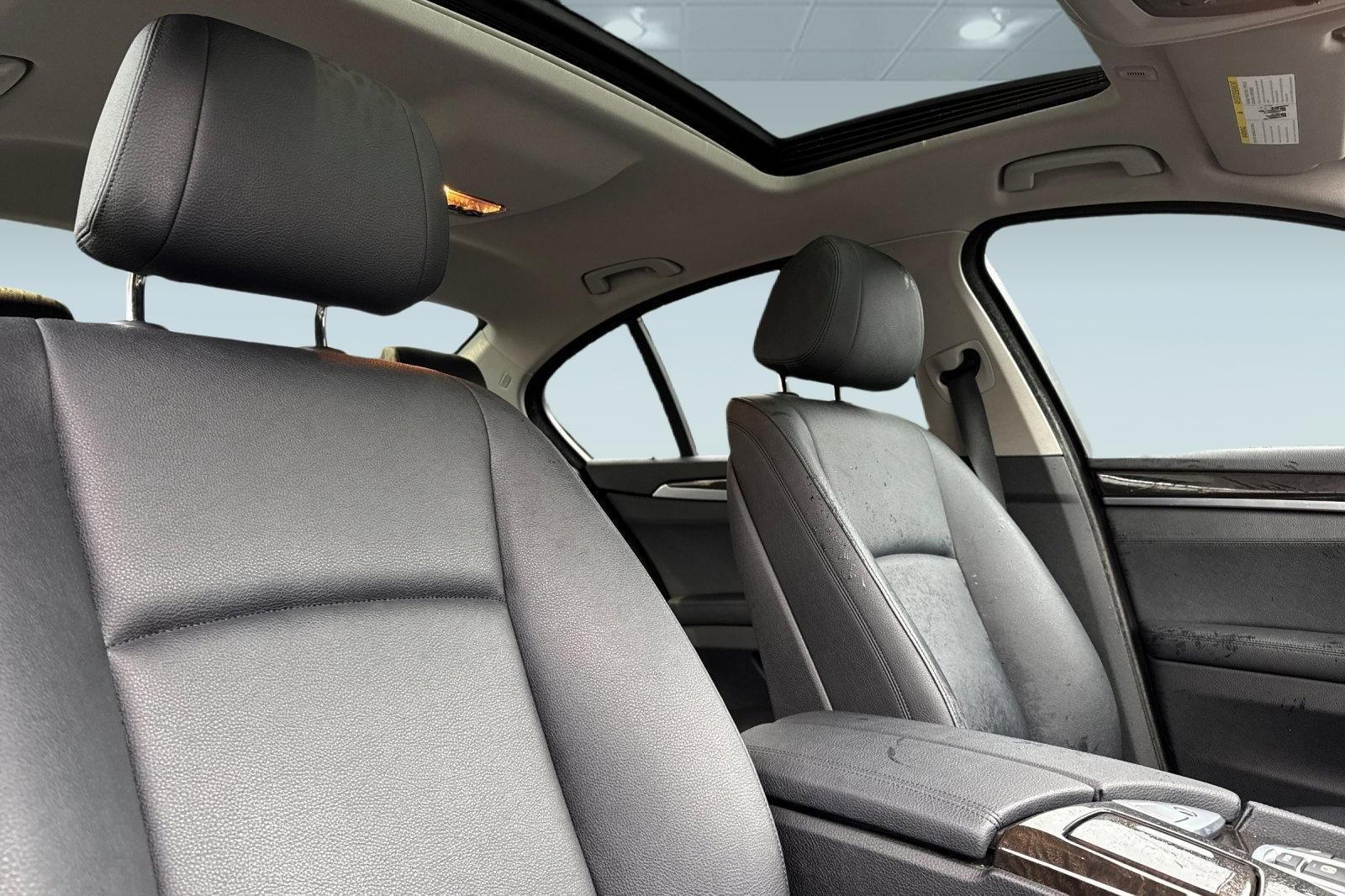 Used 2015 BMW 528i Sedan image 31