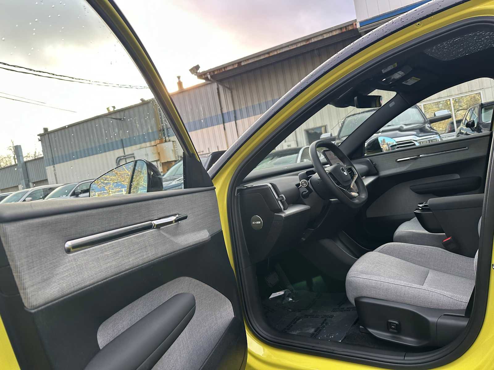 Used 2025 Volvo EX30 Ultra image 20