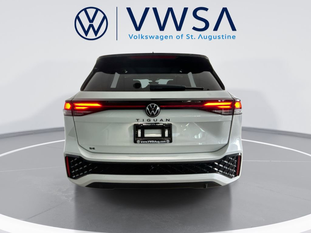 New 2026 Volkswagen Tiguan SE R-Line FWD image 7