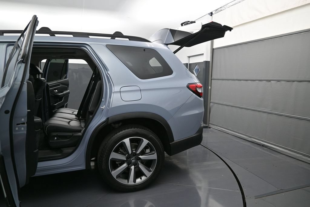 Used 2024 Honda Pilot Elite image 12