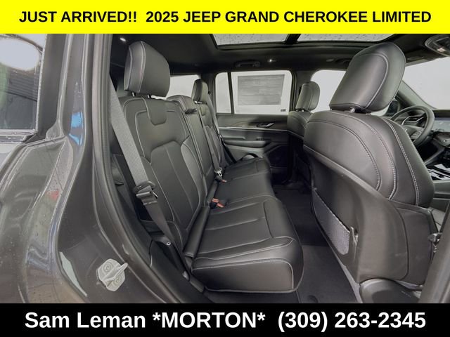 New 2025 Jeep Grand Cherokee Limited w/ Black Appearance Package image 28