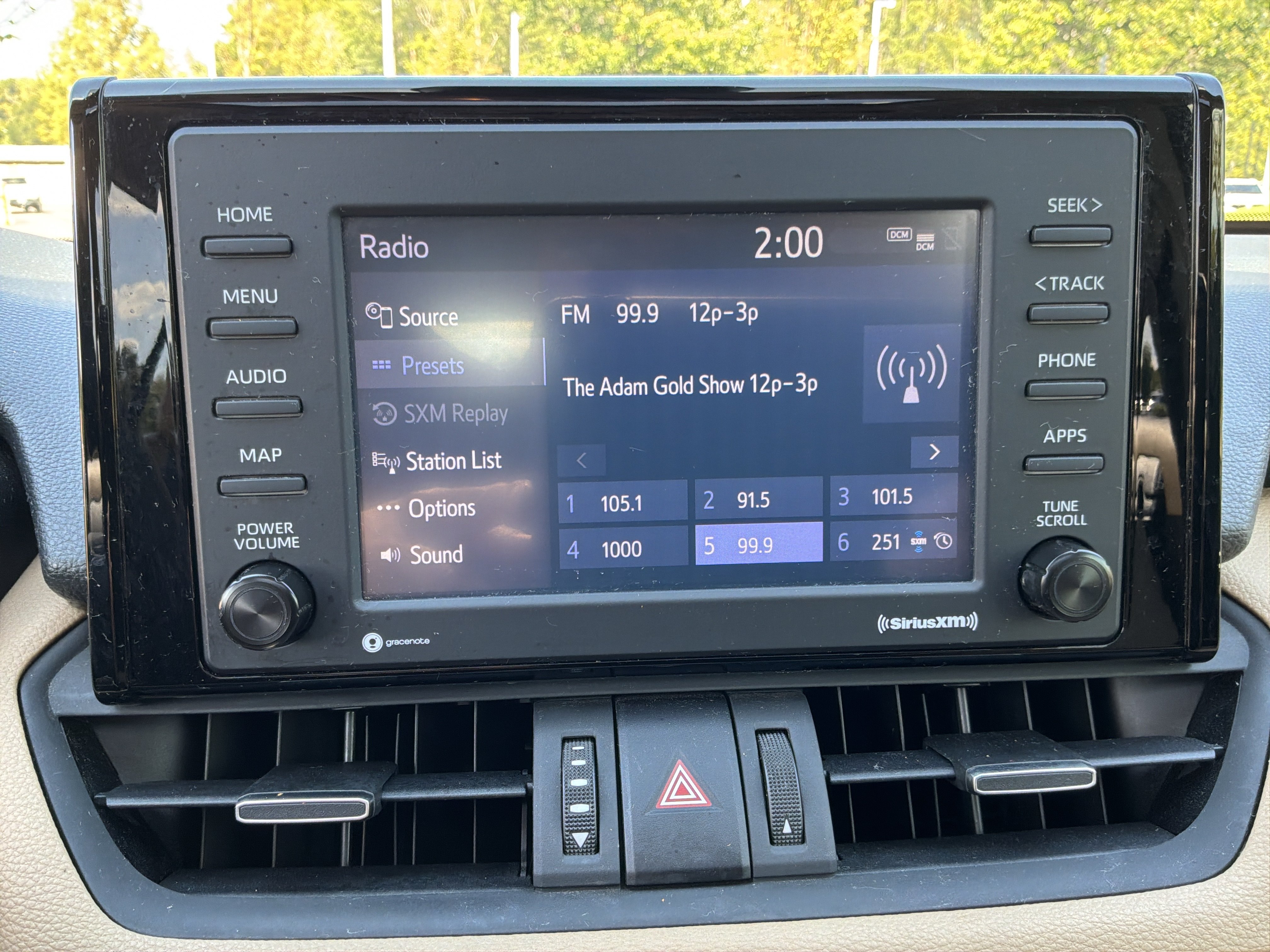 Used 2020 Toyota RAV4 XLE Premium FWD image 23
