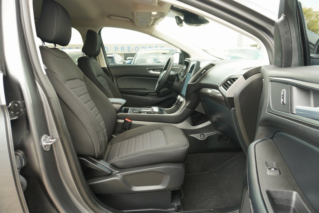 Used 2024 Ford Edge SE w/ Black Appearance Package image 24