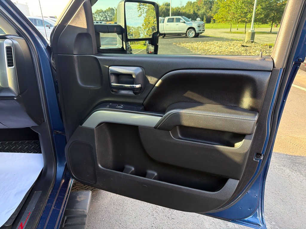 Used 2015 Chevrolet Silverado 1500 LT w/ All Star Edition AWD/4WD image 42