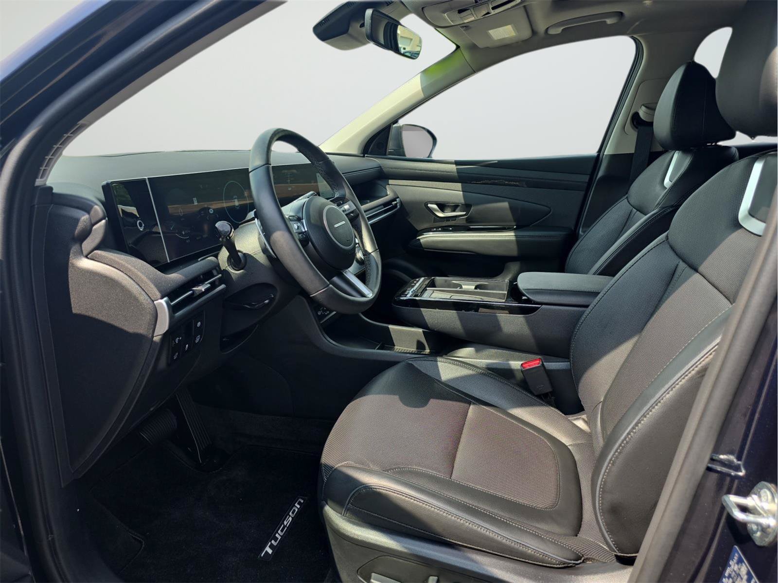 Used 2025 Hyundai Tucson Limited AWD/4WD image 10
