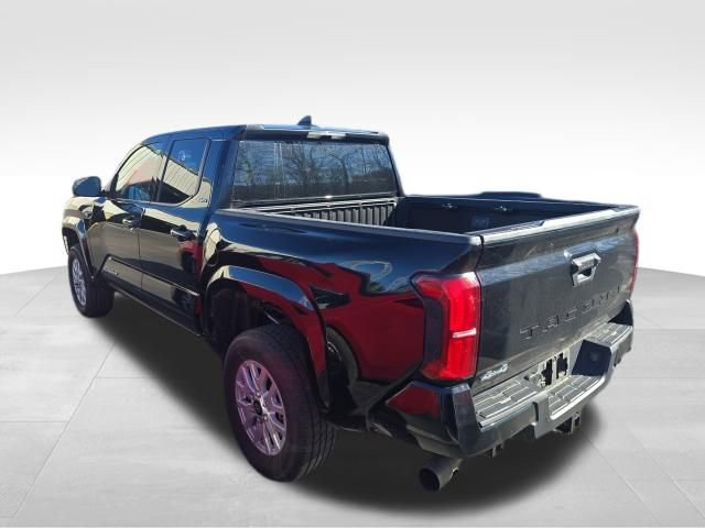 Used 2025 Toyota Tacoma SR5 image 3