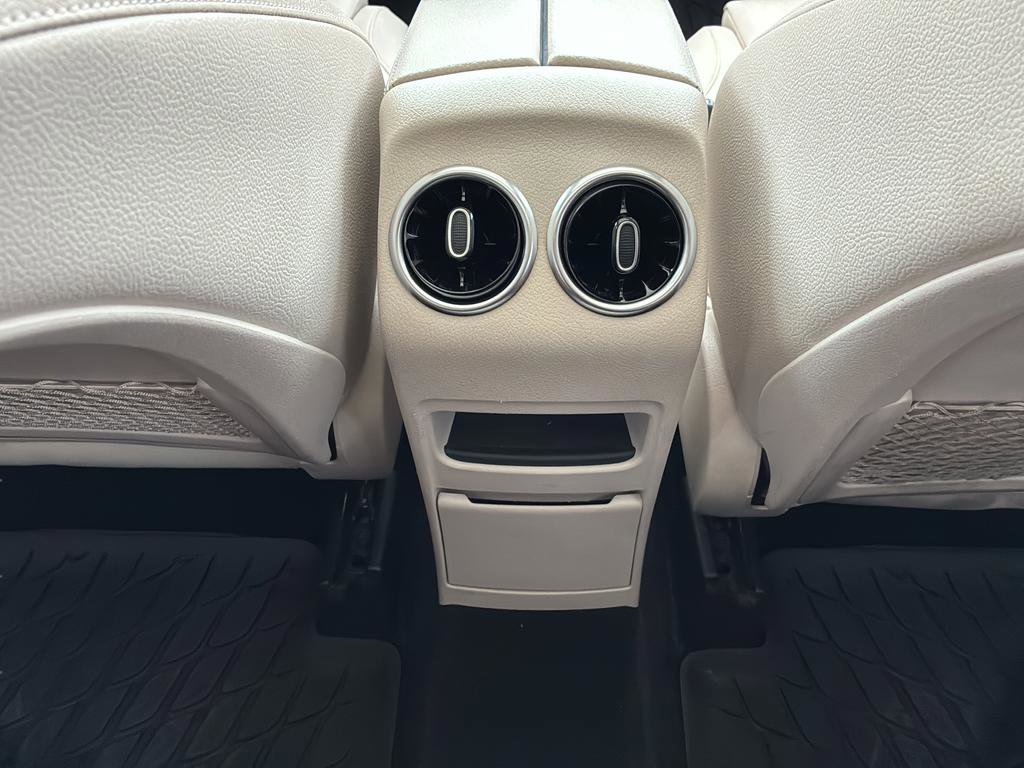 Used 2023 Mercedes-Benz GLB 250 image 17