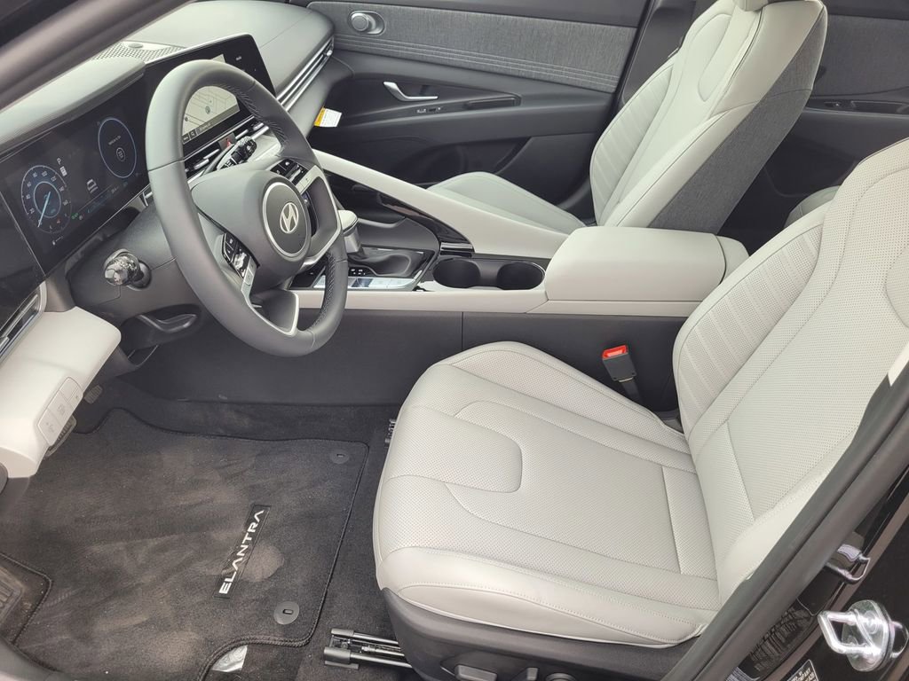 New 2026 Hyundai Elantra Limited image 11