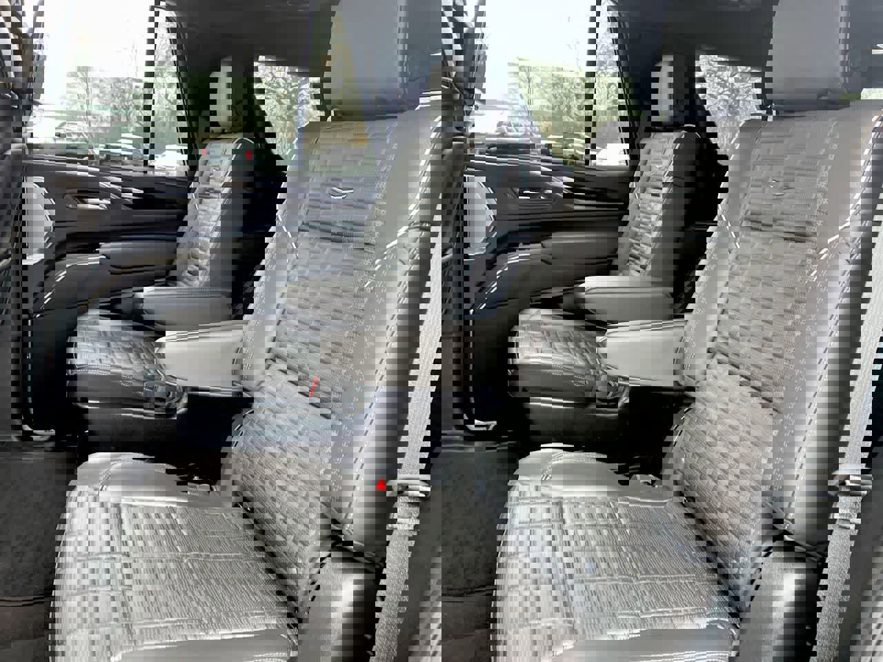 Used 2023 Cadillac Escalade V w/ LPO, ONYX Package image 20