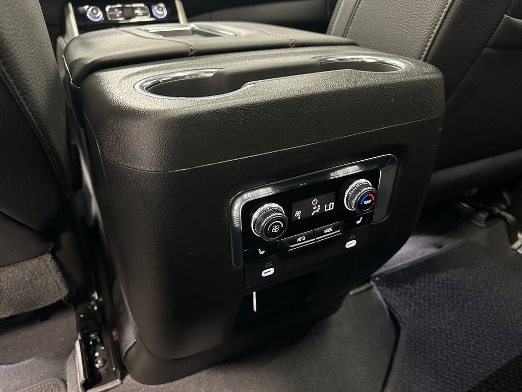 Used 2023 GMC Yukon XL Denali AWD/4WD image 47