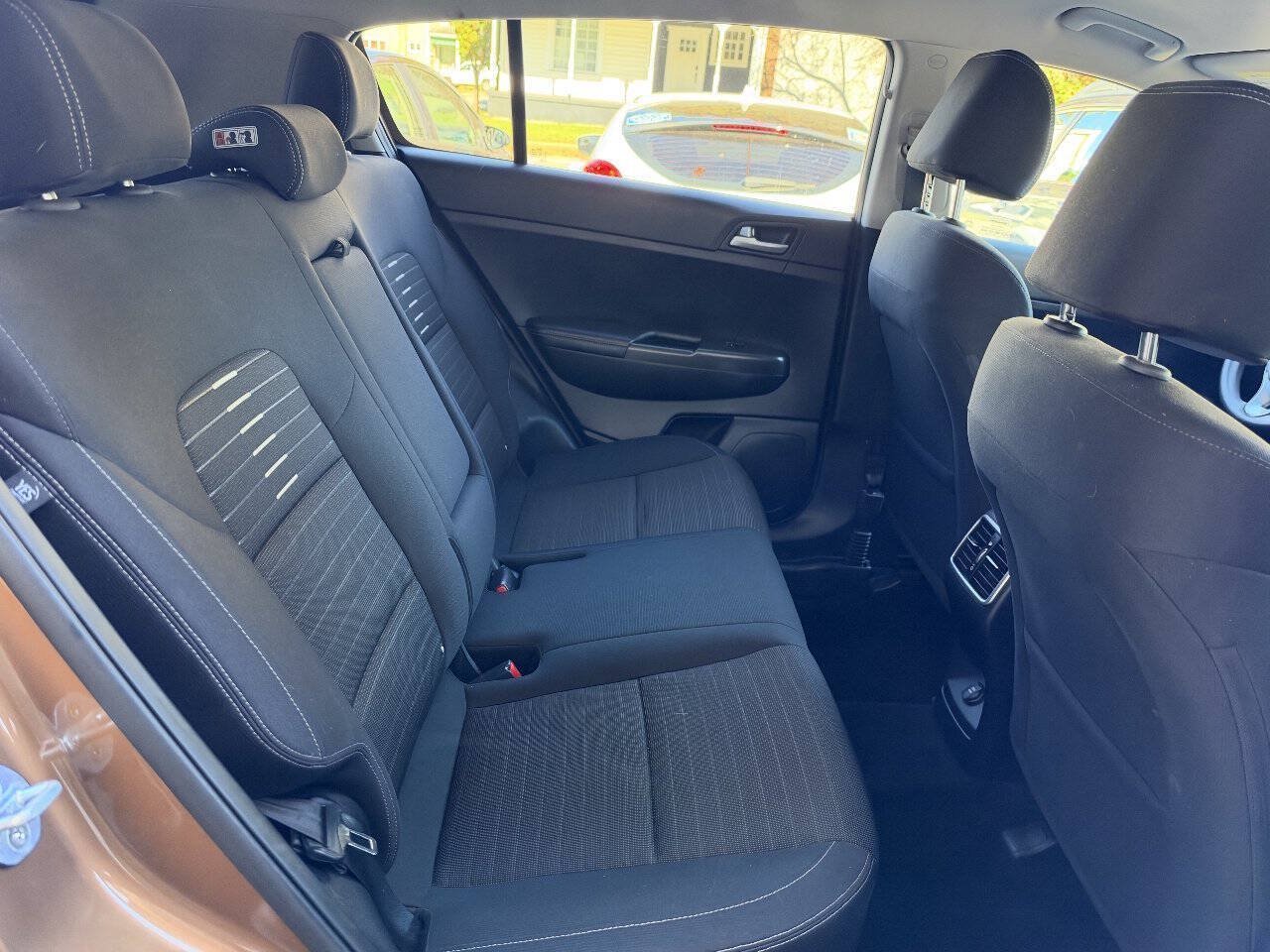Used 2018 Kia Sportage LX FWD image 23