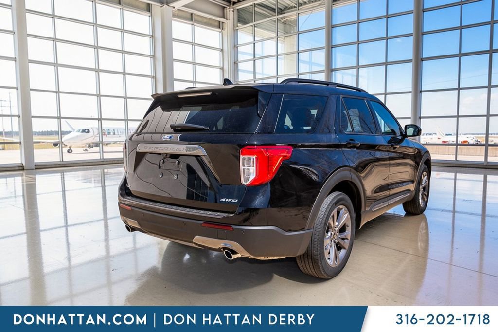 Used 2023 Ford Explorer XLT w/ Equipment Group 202A AWD/4WD image 36