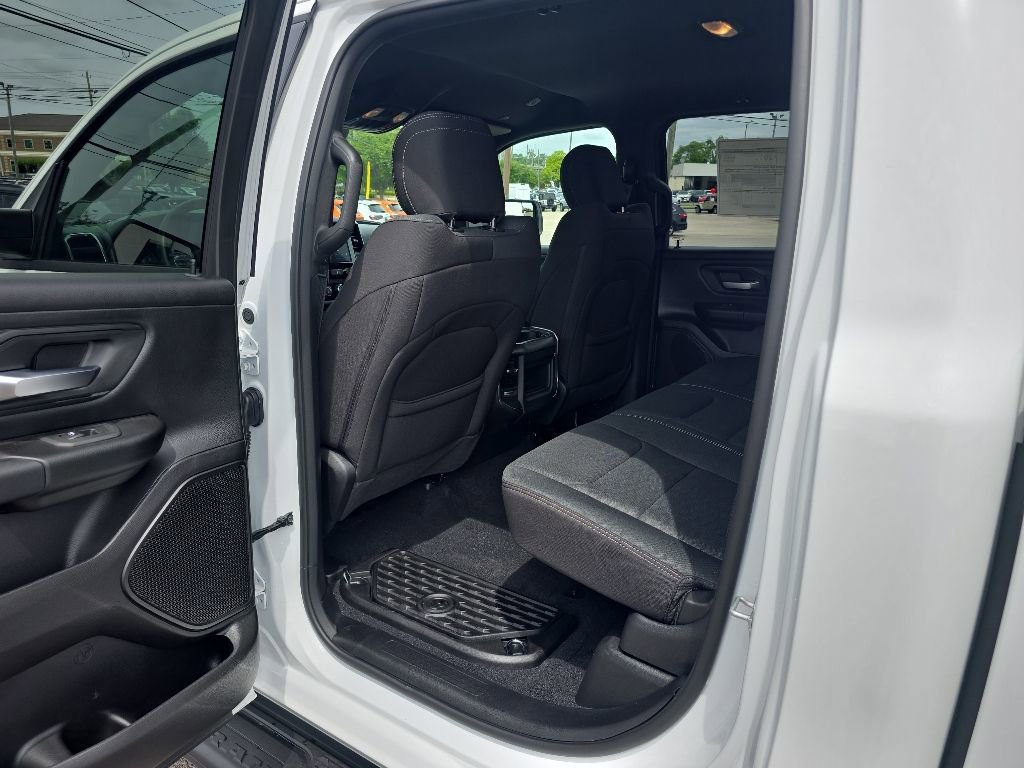 New 2026 RAM 1500 Express AWD/4WD image 21