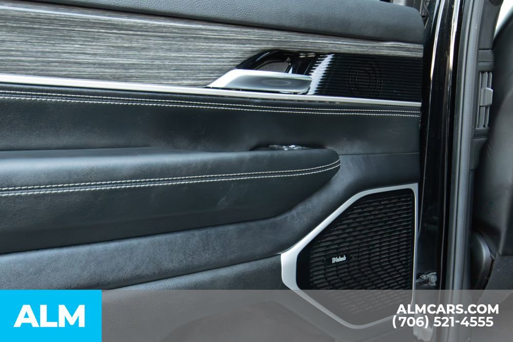 Used 2022 Jeep Wagoneer Series III w/ Premium Group I image 32