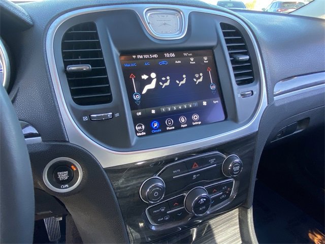 Used 2022 Chrysler 300 Touring w/ Sport Appearance Package image 14