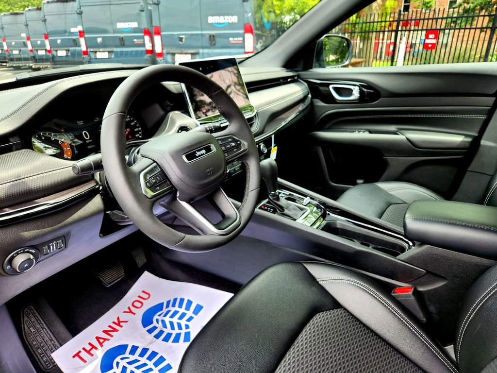 Used 2024 Jeep Compass Latitude w/ Convenience Group image 16