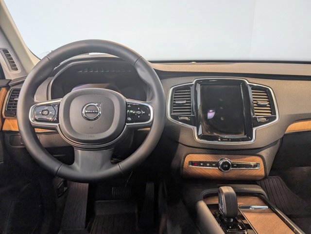 Used 2024 Volvo XC90 B6 Plus w/ Protection Package Premier image 15