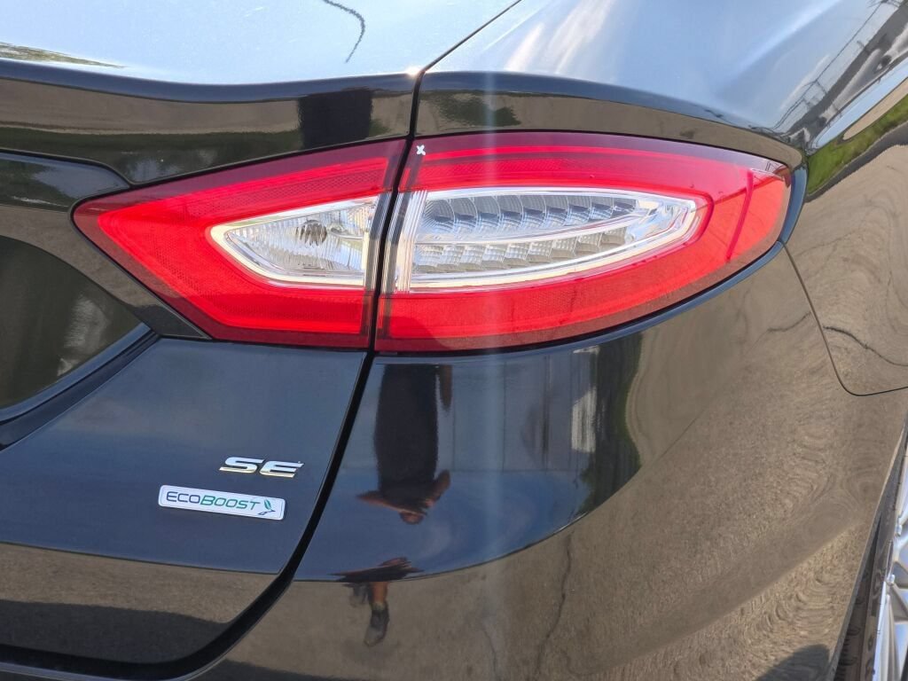Used 2014 Ford Fusion SE w/ Equipment Group 202A FWD image 12