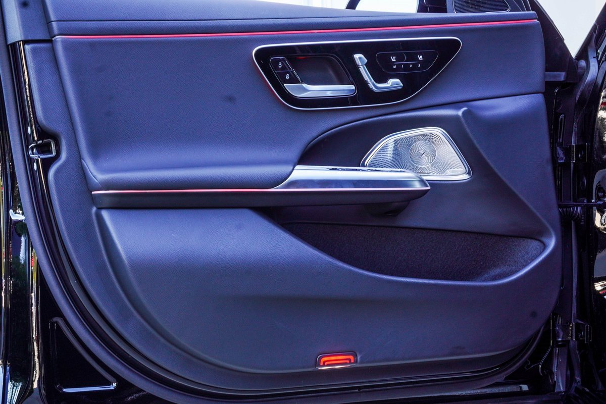 Used 2024 Mercedes-Benz E 350 4MATIC Sedan image 17