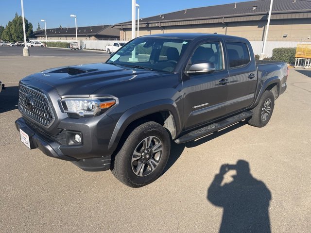 Used 2018 Toyota Tacoma TRD Sport w/ Technology Package image 1