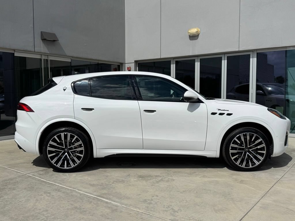 Used 2025 Maserati Grecale Modena AWD/4WD image 9