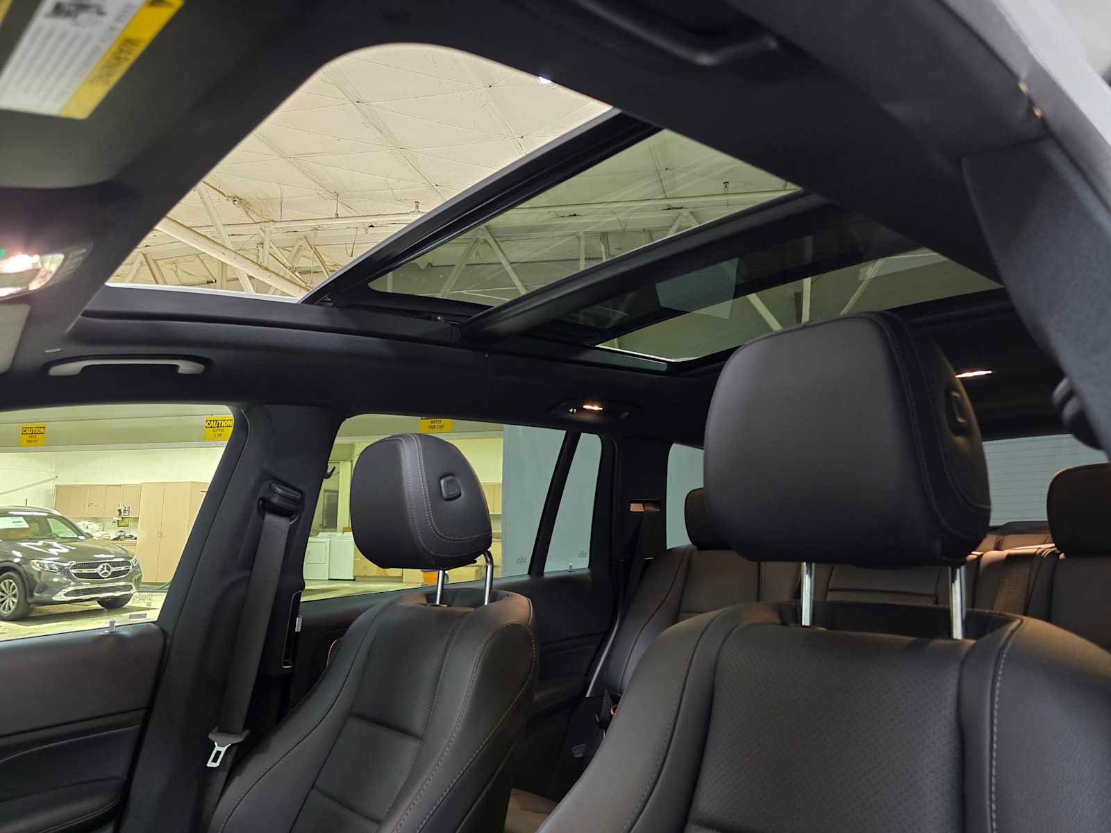Used 2024 Mercedes-Benz GLS 450 4MATIC image 23
