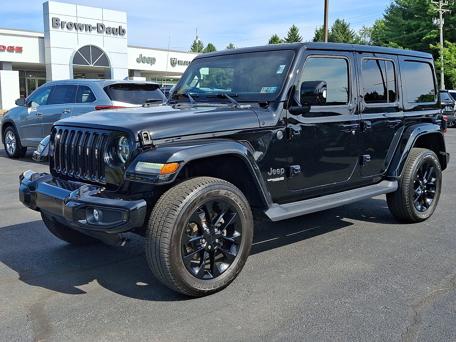 Certified 2022 Jeep Wrangler Unlimited Sahara AWD/4WD video 1