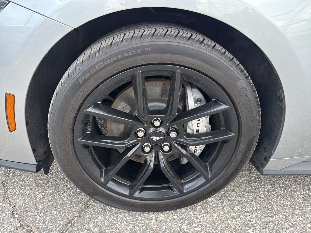 Used 2025 Ford Mustang GT Premium RWD image 2