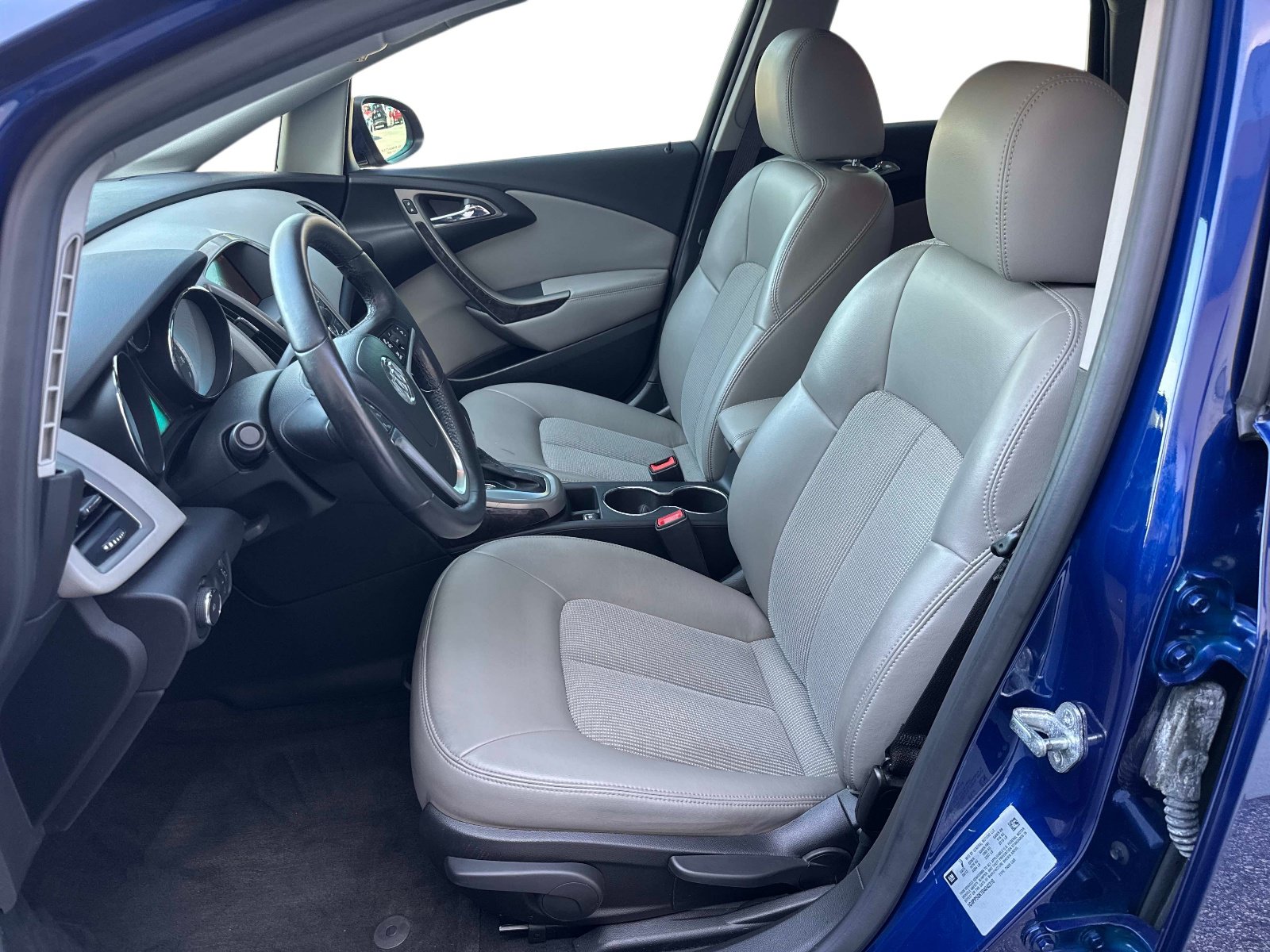 Used 2013 Buick Verano FWD image 19