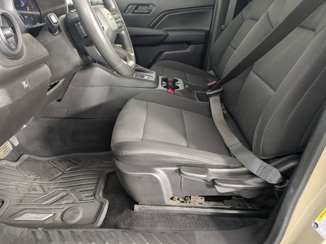 Certified 2024 Chevrolet Colorado W/T image 11