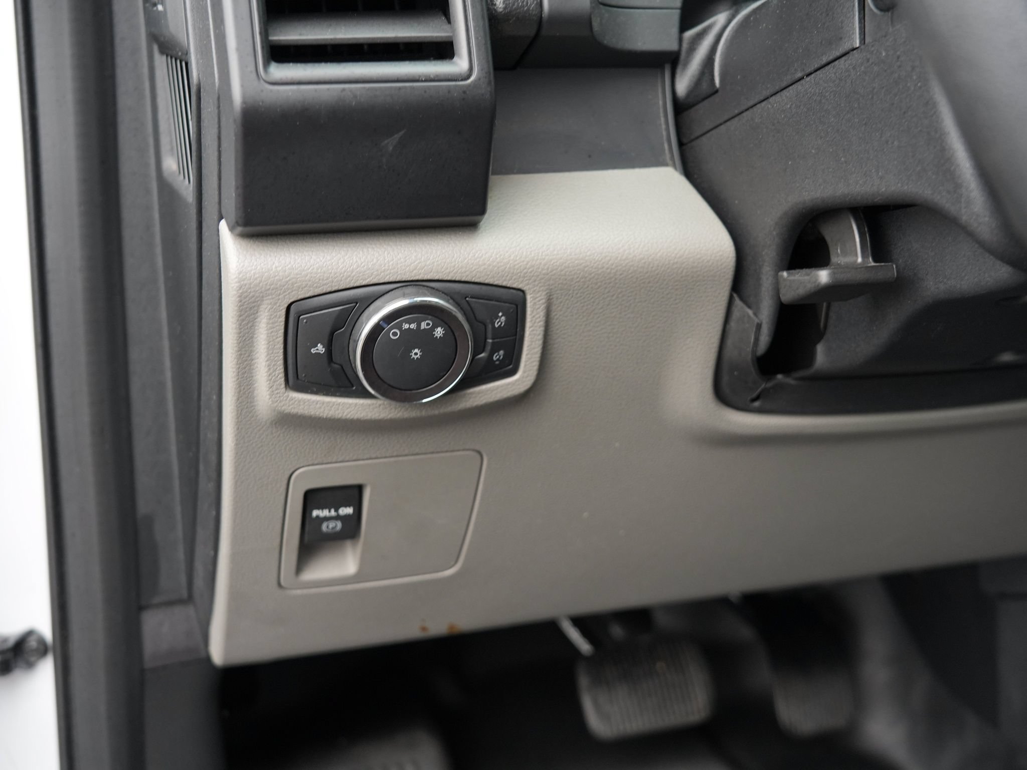 Used 2018 Ford F150 XL w/ XL Power Equipment Group AWD/4WD image 17