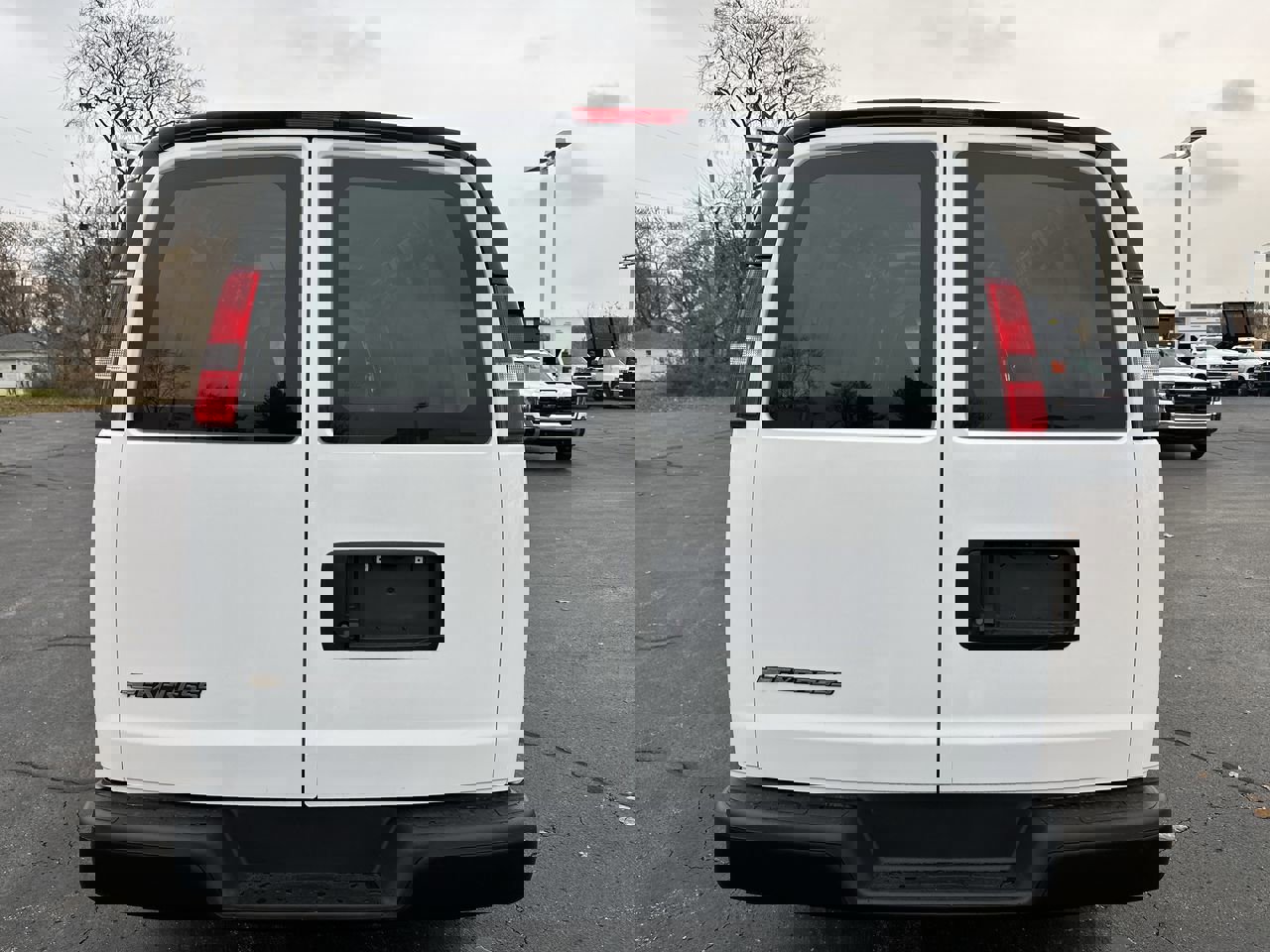 Used 2022 Chevrolet Express 2500 Extended w/ Driver Convenience Package image 22