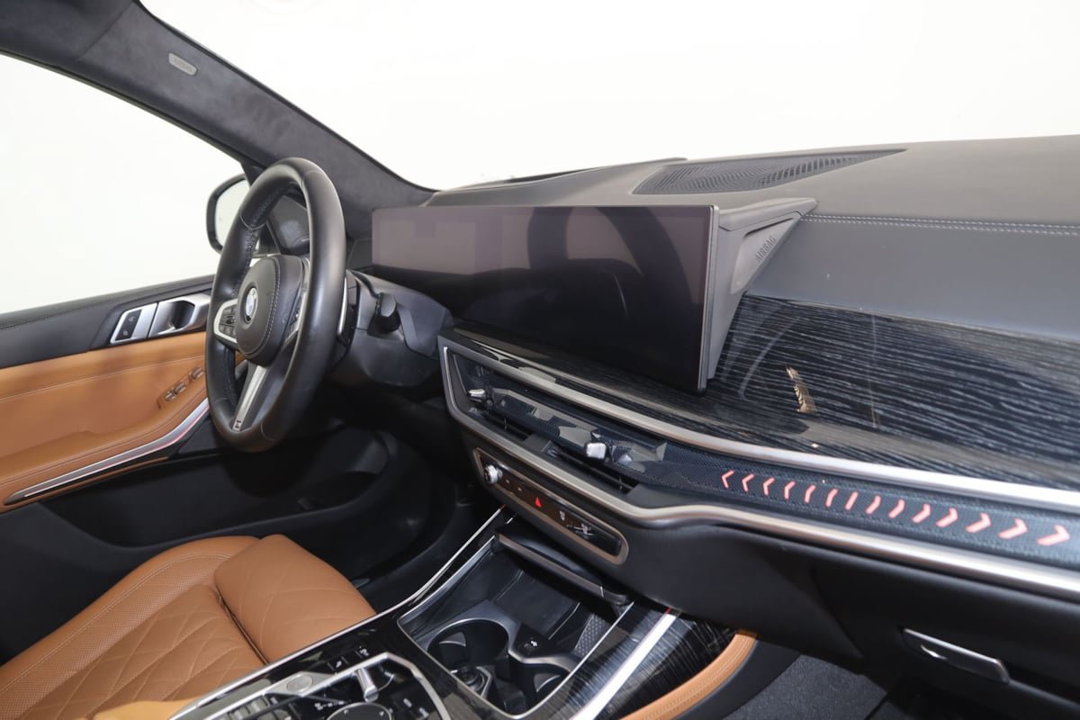 Used 2024 BMW X7 xDrive40i w/ M Sport Package AWD/4WD image 50