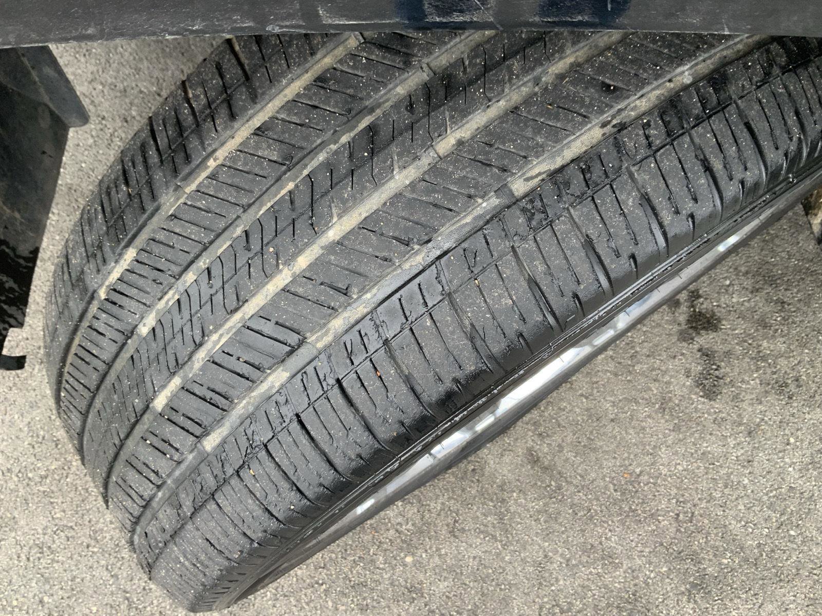 Used 2013 Chevrolet Avalanche LTZ image 22