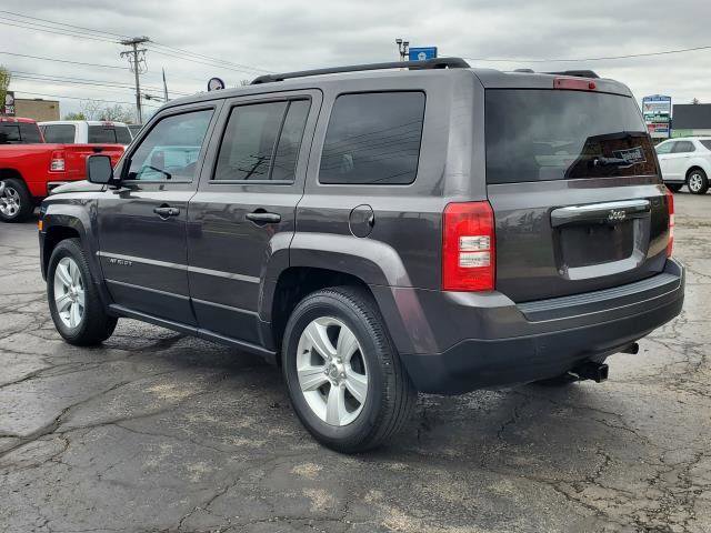 Used 2017 Jeep Patriot Sport w/ Power Value Group FWD image 4
