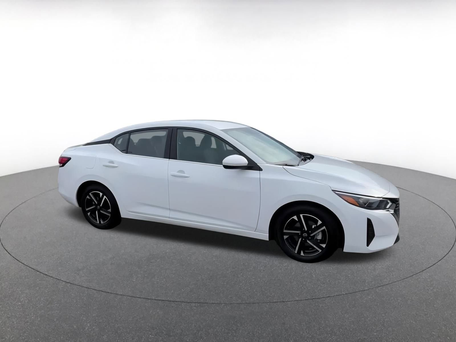 Used 2024 Nissan Sentra SV image 2