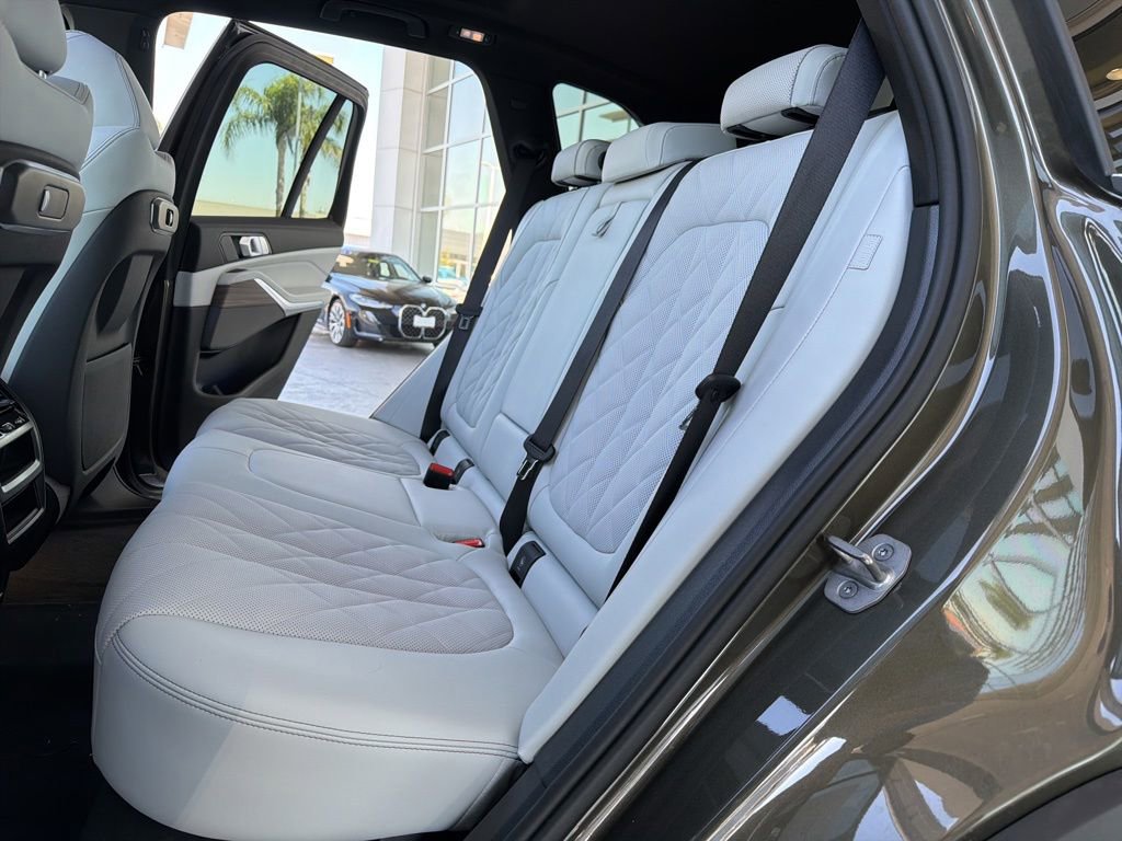 New 2026 BMW X5 sDrive40i w/ Premium Package RWD image 13