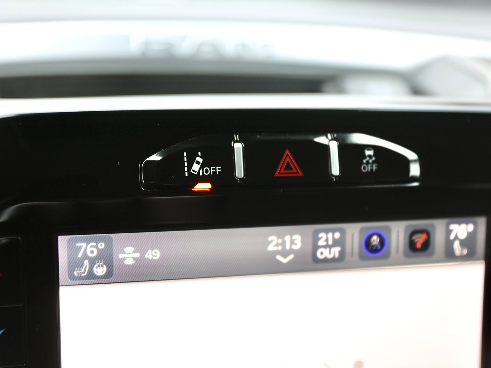 Used 2024 RAM 2500 Laramie w/ Safety Group image 28