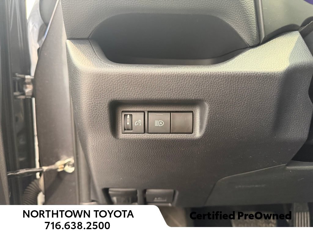 Used 2024 Toyota RAV4 XLE AWD/4WD image 23
