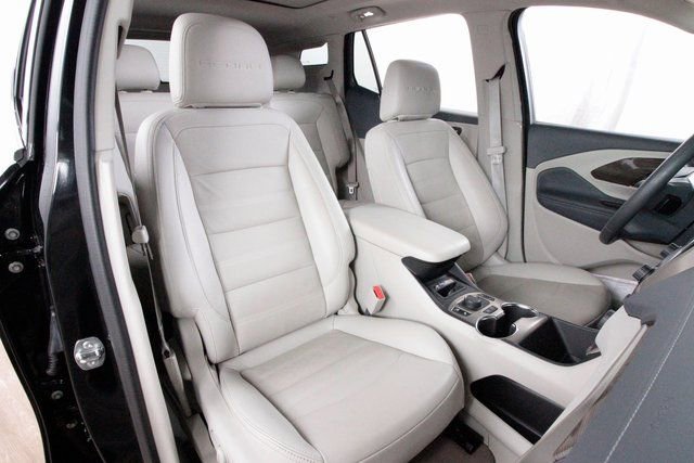 Used 2024 GMC Terrain Denali w/ Black Diamond Edition image 24