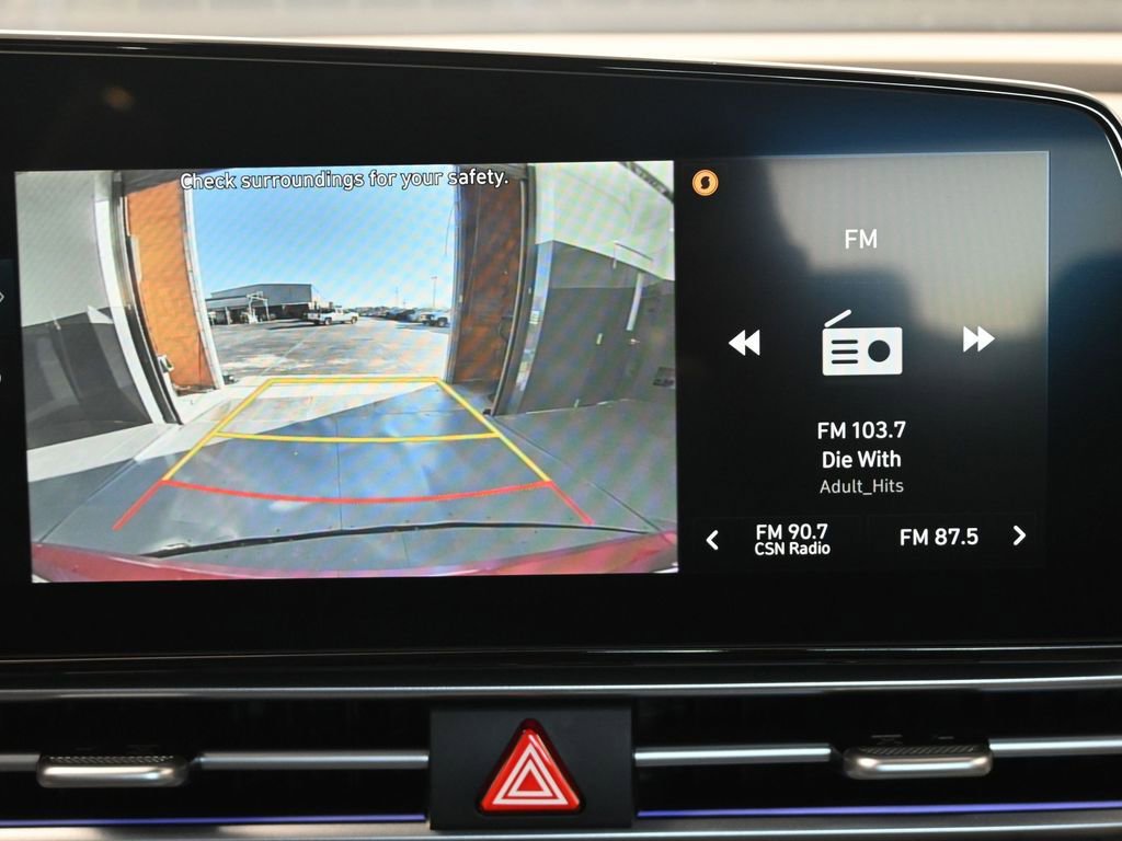 Used 2025 Hyundai Elantra SEL image 31