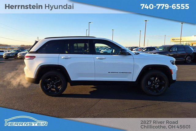 Used 2022 Jeep Grand Cherokee Altitude image 30