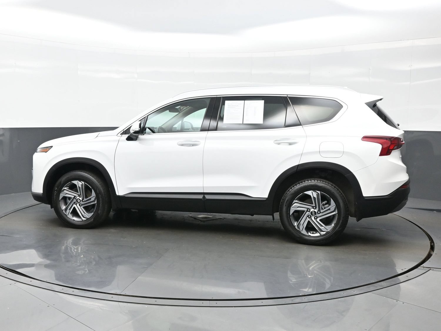 Used 2023 Hyundai Santa Fe SEL w/ Cargo Package AWD/4WD image 3
