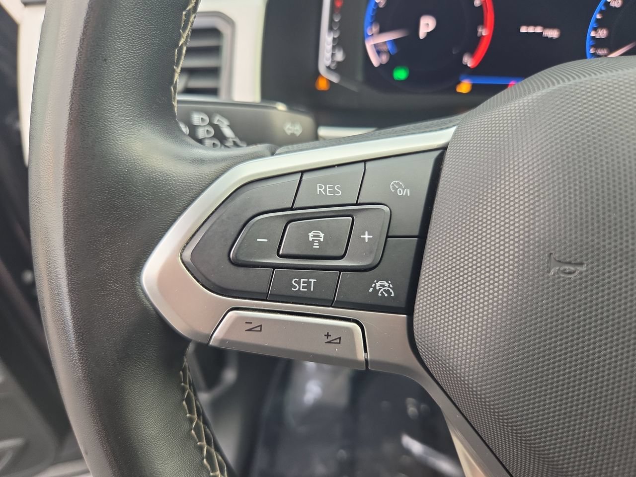Used 2021 Volkswagen Atlas SEL Premium AWD/4WD image 30