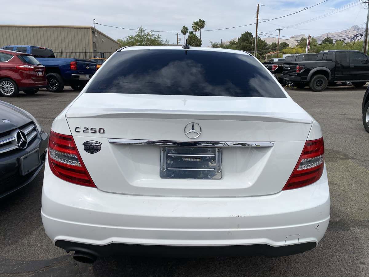 Used 2013 Mercedes-Benz C 250 Luxury image 11
