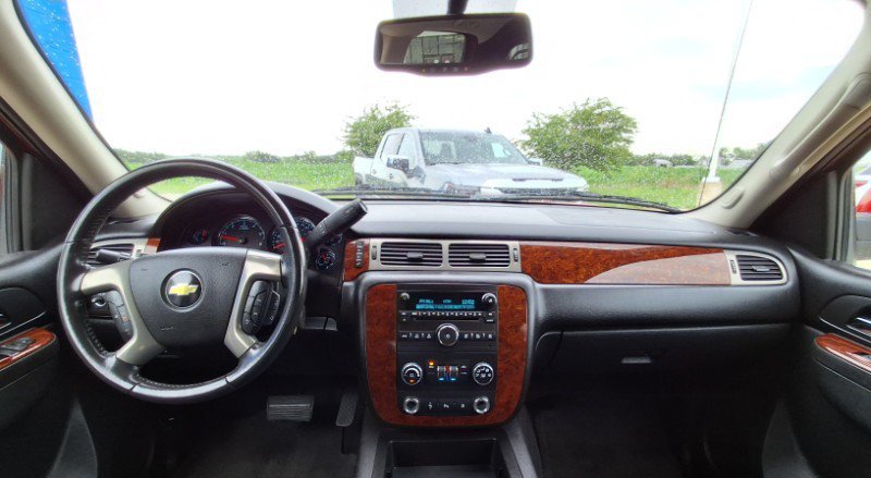 Used 2011 Chevrolet Avalanche LS w/ Convenience Package AWD/4WD image 17