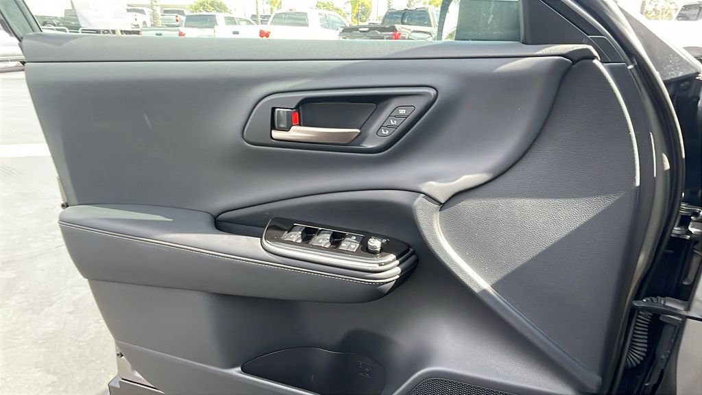 Certified 2025 Toyota Crown Limited image 29