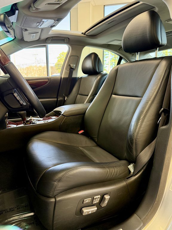 Used 2007 Lexus LS 460 RWD image 14