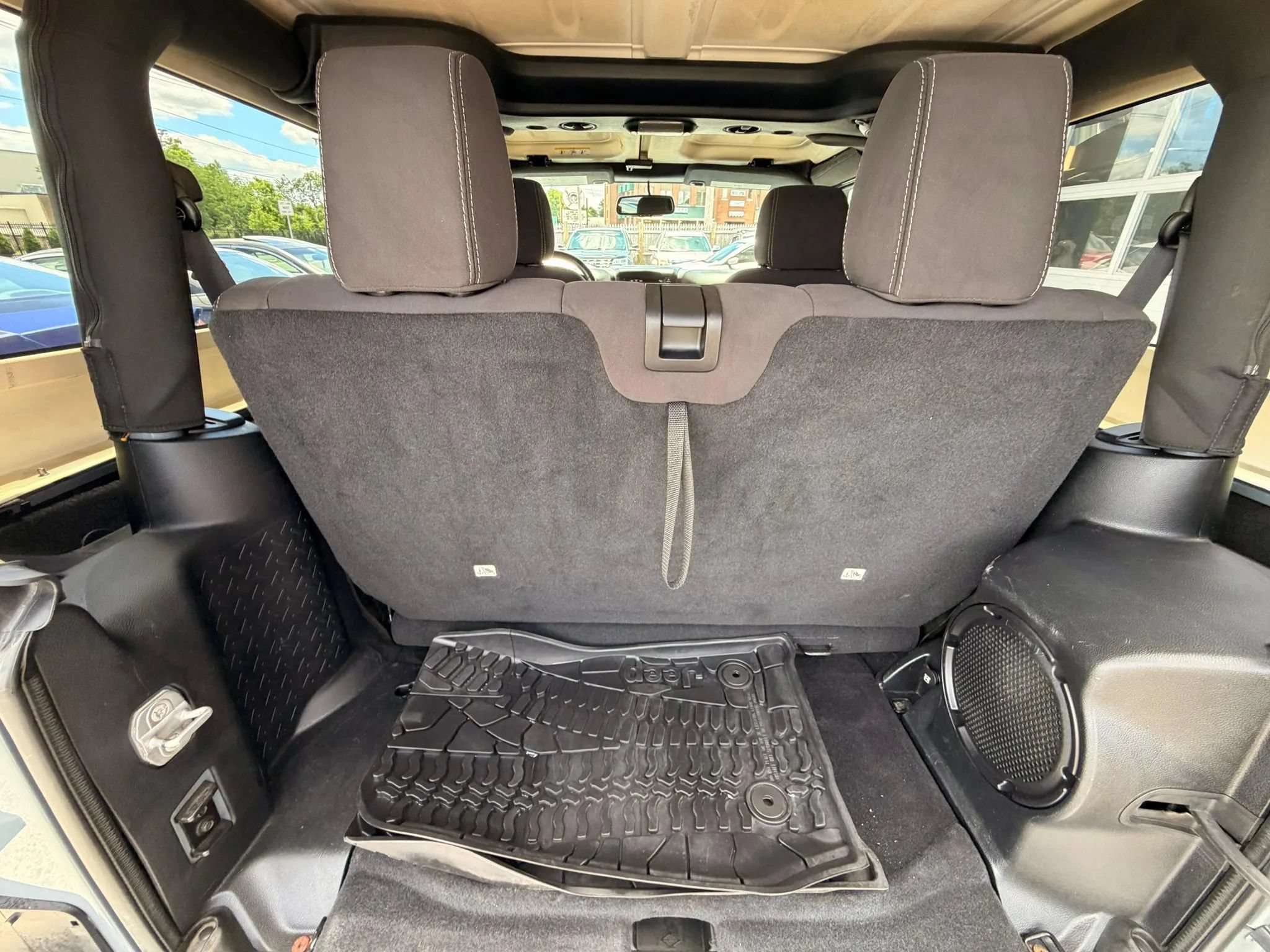 Used 2014 Jeep Wrangler Sahara w/ Connectivity Group AWD/4WD image 14