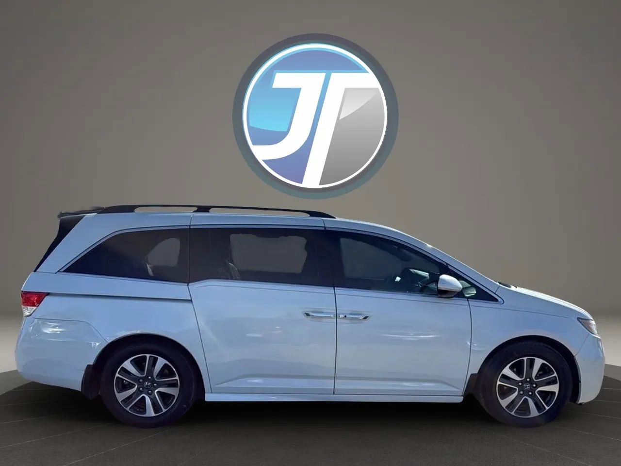 Used 2017 Honda Odyssey Touring Elite image 4